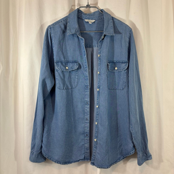 Lucky Brand Tops - Lucky Brand Denim Button Down Shirt Women’s Medium Blue Long Sleeve Chambray Top